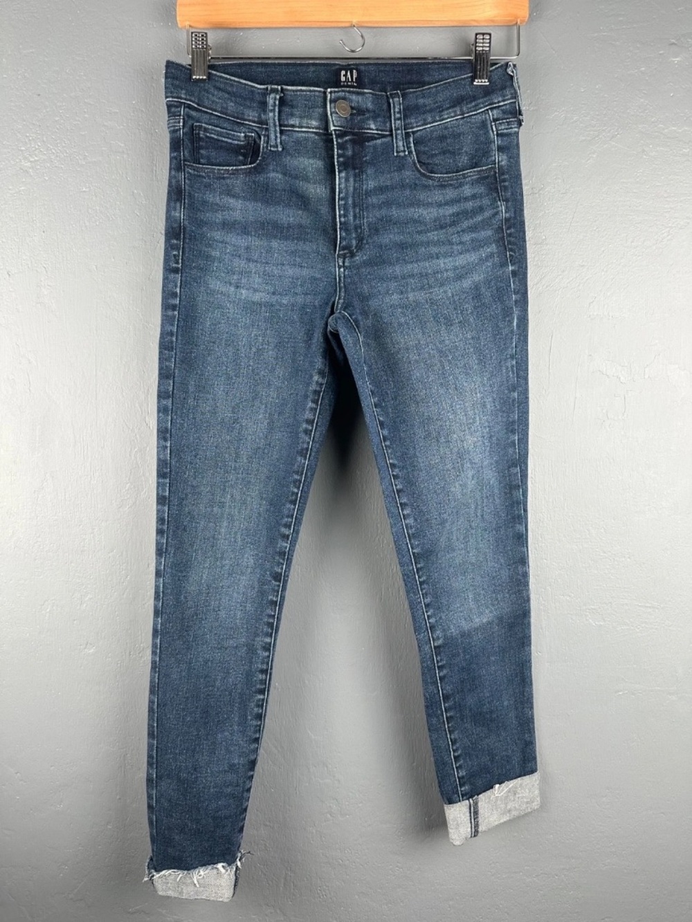 GAP Denim Women's Sz 4/27 Medium Wash Regular Favorite Legging Cuff Jeans